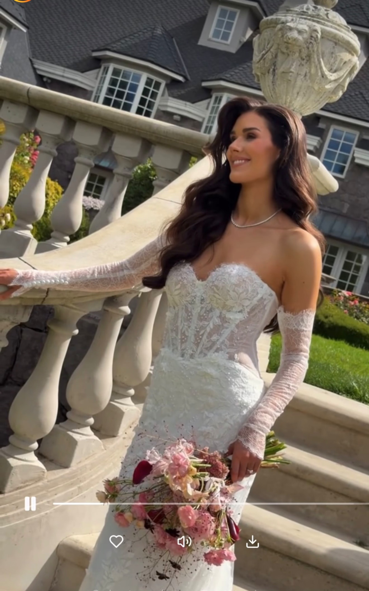 Full screen bridal portrait with favorite, sound and download controls